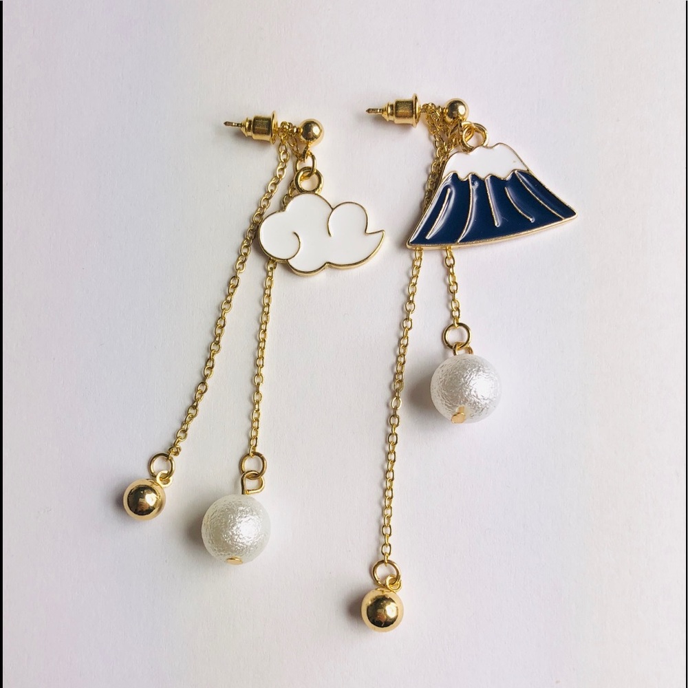 New! Japan Fuji Mountain & Cloud Drop Earrings.